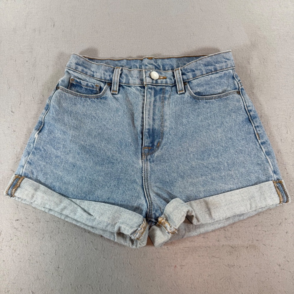 BDG Mom High‎ Rise Denim Shorts Womens 24 Light Wash Blue Cotton Cutoff